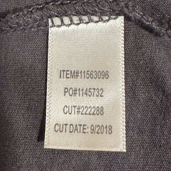 Torrid Disney Mickey Mouse 90th Anniversary Sequin Sleeve‎ graphic tee 00 M/L - Picture 8 of 8